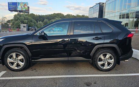 Toyota RAV4, 2021 год, 2 740 000 рублей, 8 фотография
