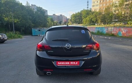 Opel Astra J, 2011 год, 700 000 рублей, 1 фотография
