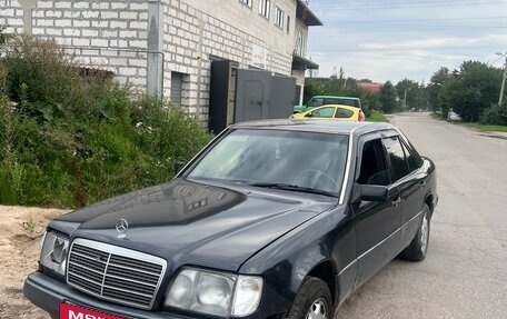 Mercedes-Benz E-Класс, 1995 год, 150 000 рублей, 2 фотография