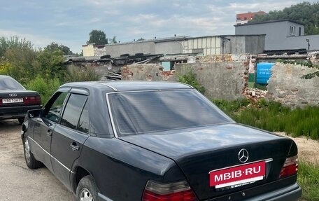 Mercedes-Benz E-Класс, 1995 год, 150 000 рублей, 3 фотография