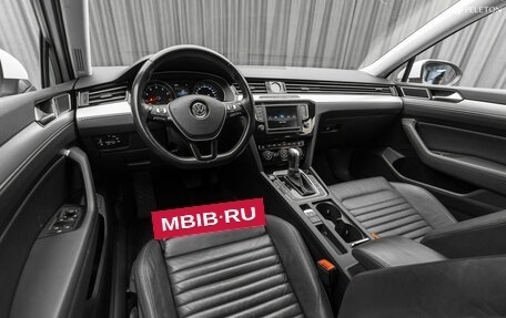 Volkswagen Passat B8 рестайлинг, 2017 год, 2 430 000 рублей, 9 фотография