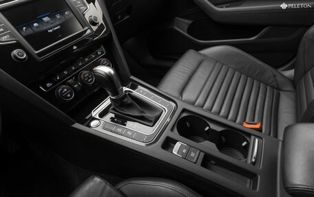 Volkswagen Passat B8 рестайлинг, 2017 год, 2 430 000 рублей, 16 фотография