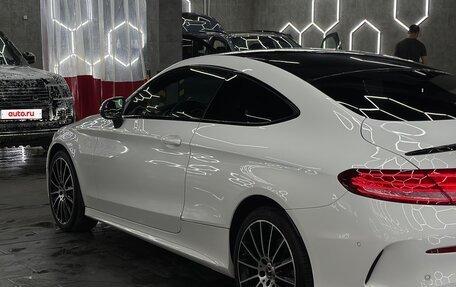 Mercedes-Benz C-Класс, 2017 год, 3 000 000 рублей, 4 фотография