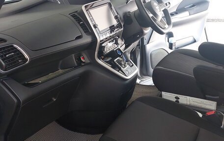 Nissan Serena IV, 2019 год, 2 050 000 рублей, 20 фотография