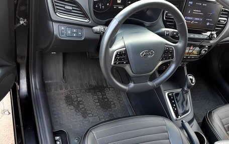 Hyundai Solaris II рестайлинг, 2021 год, 1 735 000 рублей, 17 фотография
