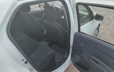 Renault Logan II, 2017 год, 370 000 рублей, 1 фотография