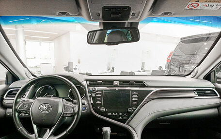 Toyota Camry, 2019 год, 2 288 000 рублей, 17 фотография