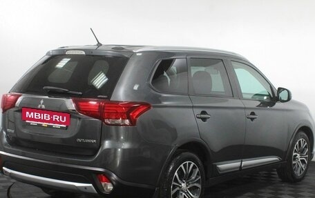 Mitsubishi Outlander III рестайлинг 3, 2016 год, 1 424 000 рублей, 6 фотография