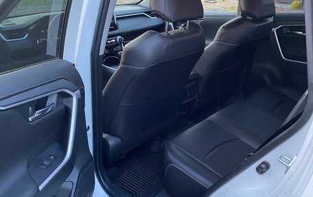 Toyota RAV4, 2021 год, 3 600 000 рублей, 16 фотография