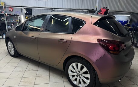 Opel Astra J, 2010 год, 680 000 рублей, 3 фотография