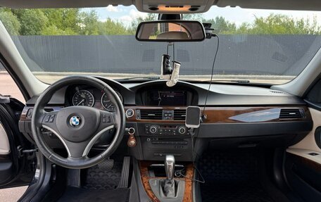 BMW 3 серия, 2011 год, 1 050 000 рублей, 2 фотография