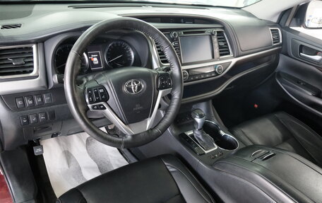 Toyota Highlander III, 2014 год, 3 149 000 рублей, 13 фотография