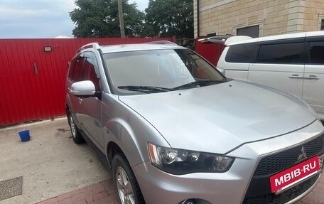Mitsubishi Outlander III рестайлинг 3, 2010 год, 1 250 000 рублей, 3 фотография