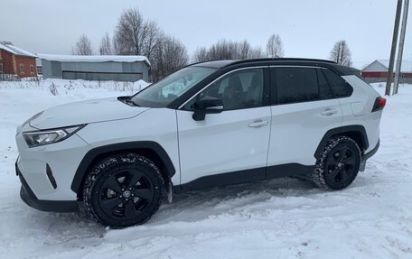 Toyota RAV4, 2020 год, 2 490 000 рублей, 8 фотография