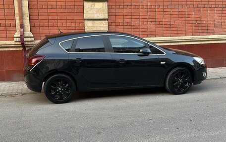 Opel Astra J, 2011 год, 749 999 рублей, 6 фотография