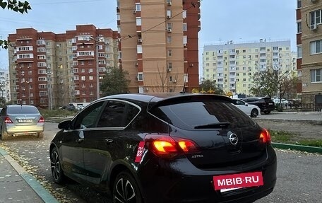 Opel Astra J, 2011 год, 749 999 рублей, 3 фотография