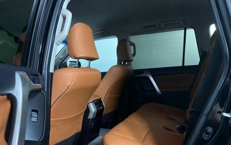 Toyota Land Cruiser Prado 150 рестайлинг 2, 2018 год, 4 530 000 рублей, 12 фотография