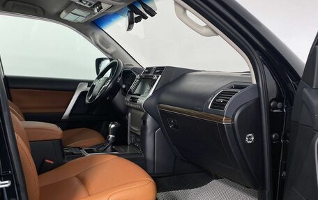 Toyota Land Cruiser Prado 150 рестайлинг 2, 2018 год, 4 530 000 рублей, 13 фотография