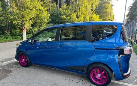 Toyota Sienta II, 2017 год, 1 690 000 рублей, 5 фотография