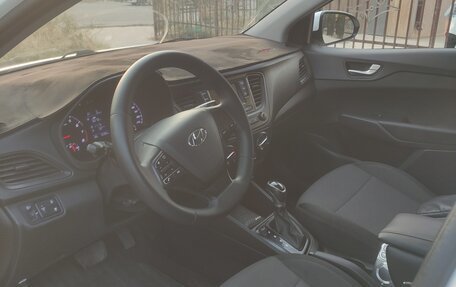 Hyundai Solaris II рестайлинг, 2020 год, 1 300 000 рублей, 6 фотография