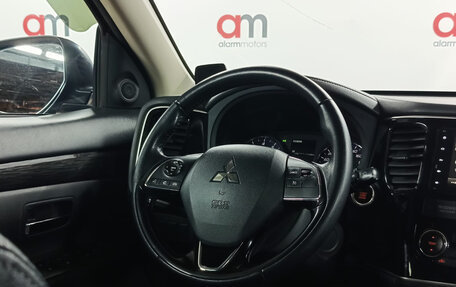 Mitsubishi Outlander III рестайлинг 3, 2015 год, 1 349 000 рублей, 13 фотография