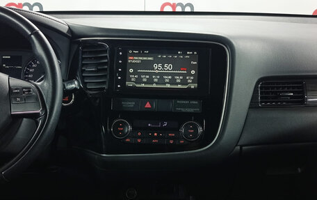 Mitsubishi Outlander III рестайлинг 3, 2015 год, 1 349 000 рублей, 15 фотография