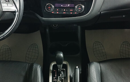 Mitsubishi Outlander III рестайлинг 3, 2015 год, 1 349 000 рублей, 18 фотография