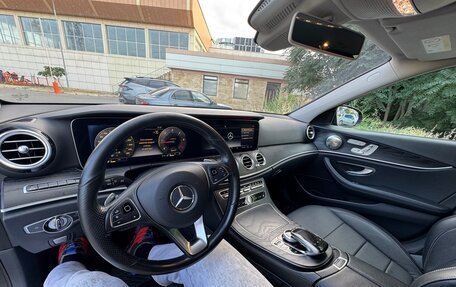 Mercedes-Benz E-Класс, 2017 год, 2 600 000 рублей, 5 фотография