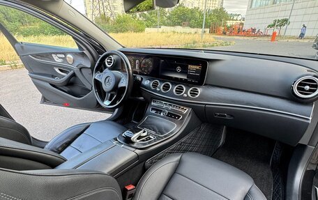 Mercedes-Benz E-Класс, 2017 год, 2 600 000 рублей, 8 фотография