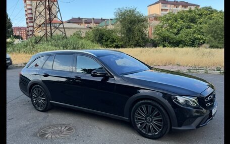 Mercedes-Benz E-Класс, 2017 год, 2 600 000 рублей, 17 фотография