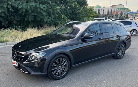 Mercedes-Benz E-Класс, 2017 год, 2 600 000 рублей, 19 фотография