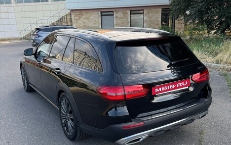 Mercedes-Benz E-Класс, 2017 год, 2 600 000 рублей, 22 фотография