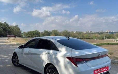 Hyundai Elantra, 2021 год, 1 650 000 рублей, 2 фотография