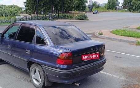 Opel Astra F, 1995 год, 140 000 рублей, 3 фотография