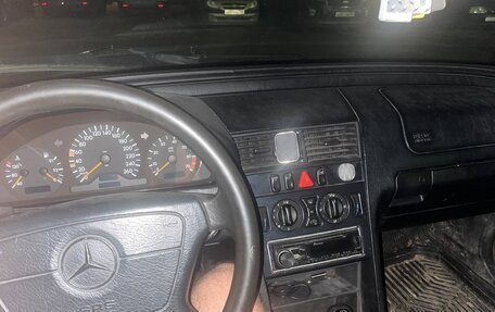 Mercedes-Benz C-Класс, 1997 год, 320 000 рублей, 2 фотография