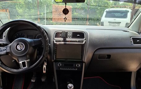 Volkswagen Polo VI (EU Market), 2011 год, 750 000 рублей, 9 фотография