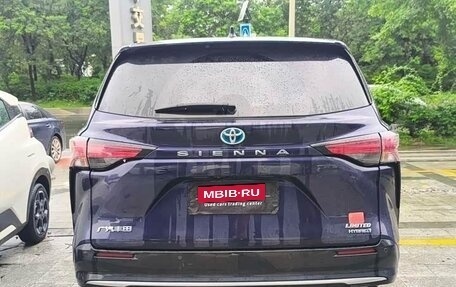 Toyota Sienna, 2021 год, 2 800 202 рублей, 4 фотография