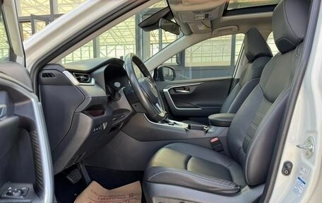 Toyota RAV4, 2021 год, 2 550 000 рублей, 7 фотография