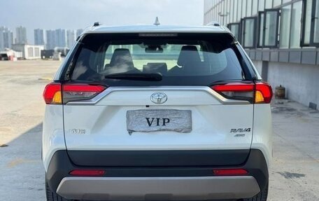 Toyota RAV4, 2021 год, 2 550 000 рублей, 4 фотография