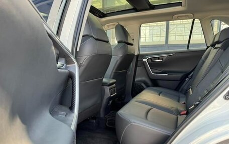 Toyota RAV4, 2021 год, 2 550 000 рублей, 17 фотография