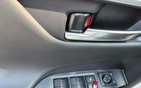Toyota RAV4, 2021 год, 2 550 000 рублей, 12 фотография