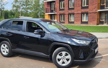 Toyota RAV4, 2019 год, 2 600 000 рублей, 4 фотография