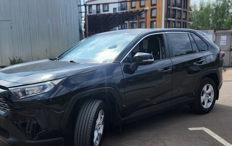Toyota RAV4, 2019 год, 2 600 000 рублей, 3 фотография