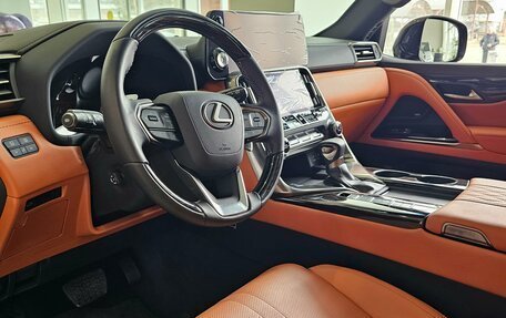 Lexus LX, 2023 год, 24 000 000 рублей, 3 фотография