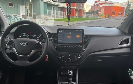 Hyundai Solaris II рестайлинг, 2021 год, 1 550 000 рублей, 6 фотография