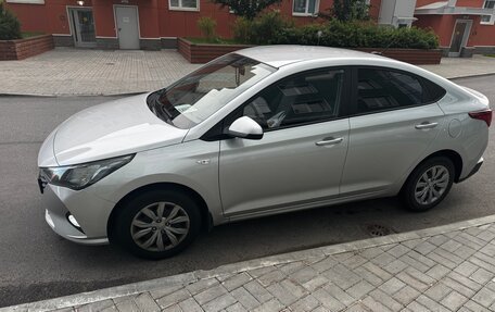 Hyundai Solaris II рестайлинг, 2021 год, 1 550 000 рублей, 3 фотография