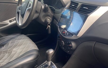 Hyundai Solaris II рестайлинг, 2012 год, 870 000 рублей, 13 фотография