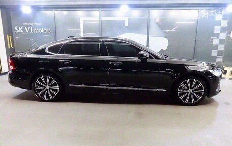 Volvo S90 II рестайлинг, 2021 год, 2 597 000 рублей, 3 фотография