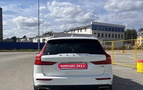 Volvo V60 Cross Country II, 2019 год, 4 300 000 рублей, 4 фотография