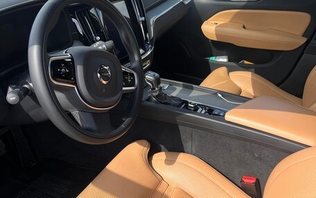 Volvo V60 Cross Country II, 2019 год, 4 300 000 рублей, 7 фотография